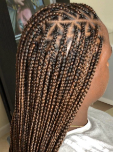 TRIANGLE KNOTLESS BRAIDS